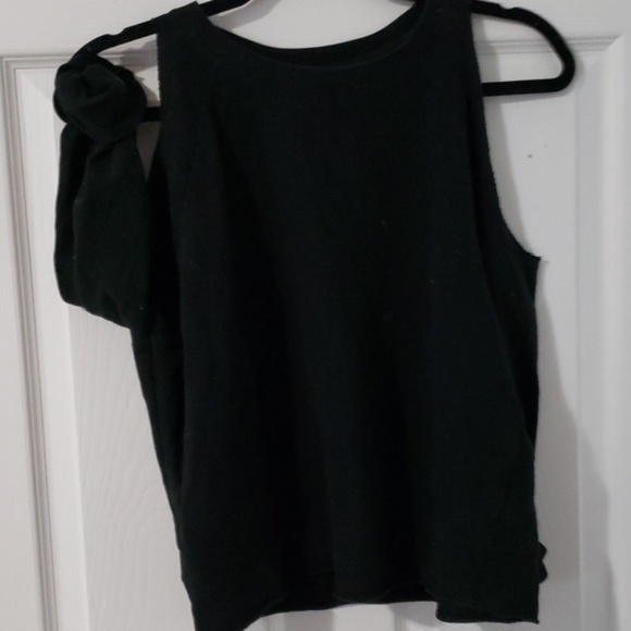Victoria's Secret Tops - Victoria's Secret Sport cold shoulder sweatshirt Victoria's Secret Tops - Victoria's Secret Sport cold shoulder sweatshirt